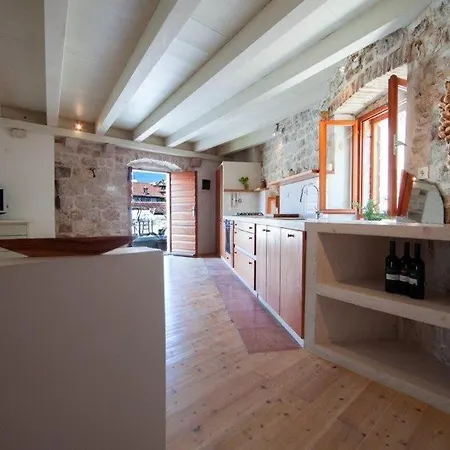 Authentic Stone House 펜션 *