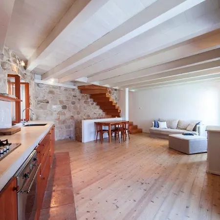 Authentic Stone House Hébergement de vacances *