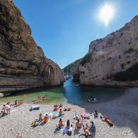 Hébergement de vacances Authentic Stone House *