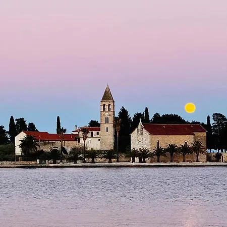 Dom wakacyjny Authentic Stone House *